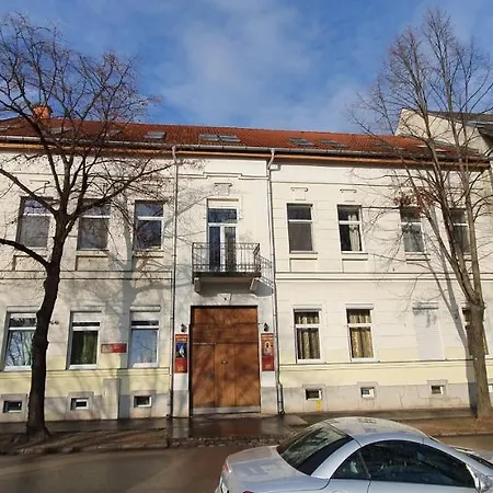 Romzsa Tódor Kollégium Hostel *