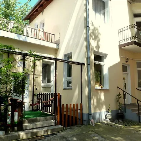 Hostel Romzsa Tódor Kollégium