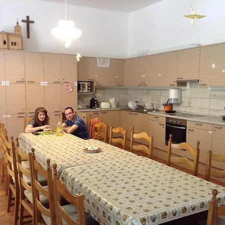 Hostel Romzsa Tódor Kollégium *